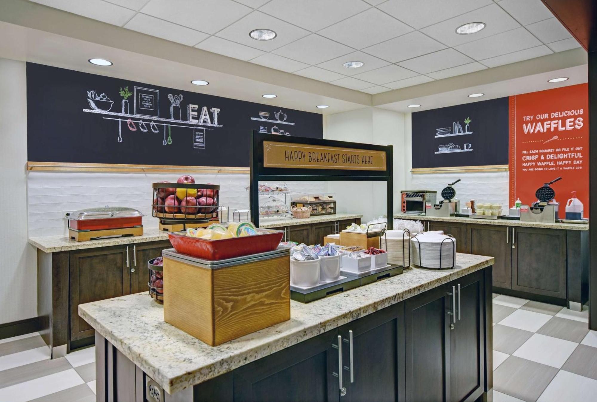 ハンプトン イン アンド スイーツ ロビンズビル Robbinsville エクステリア 写真